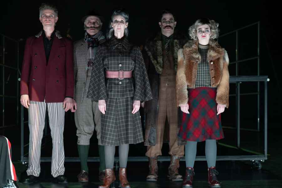 The Black Rider - The Casting of the Magic Bullets