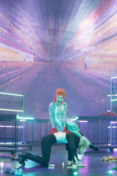 The Black Rider - The Casting of the Magic Bullets