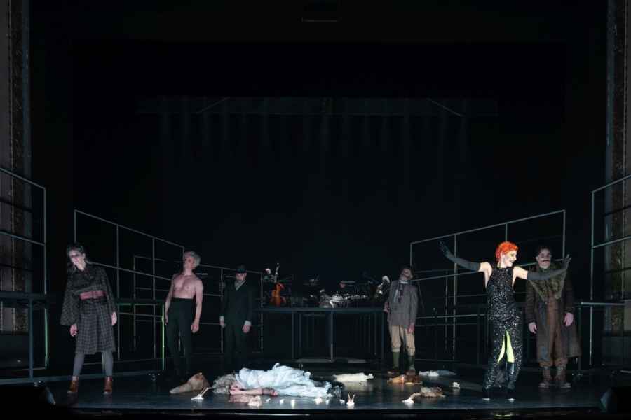 The Black Rider - The Casting of the Magic Bullets